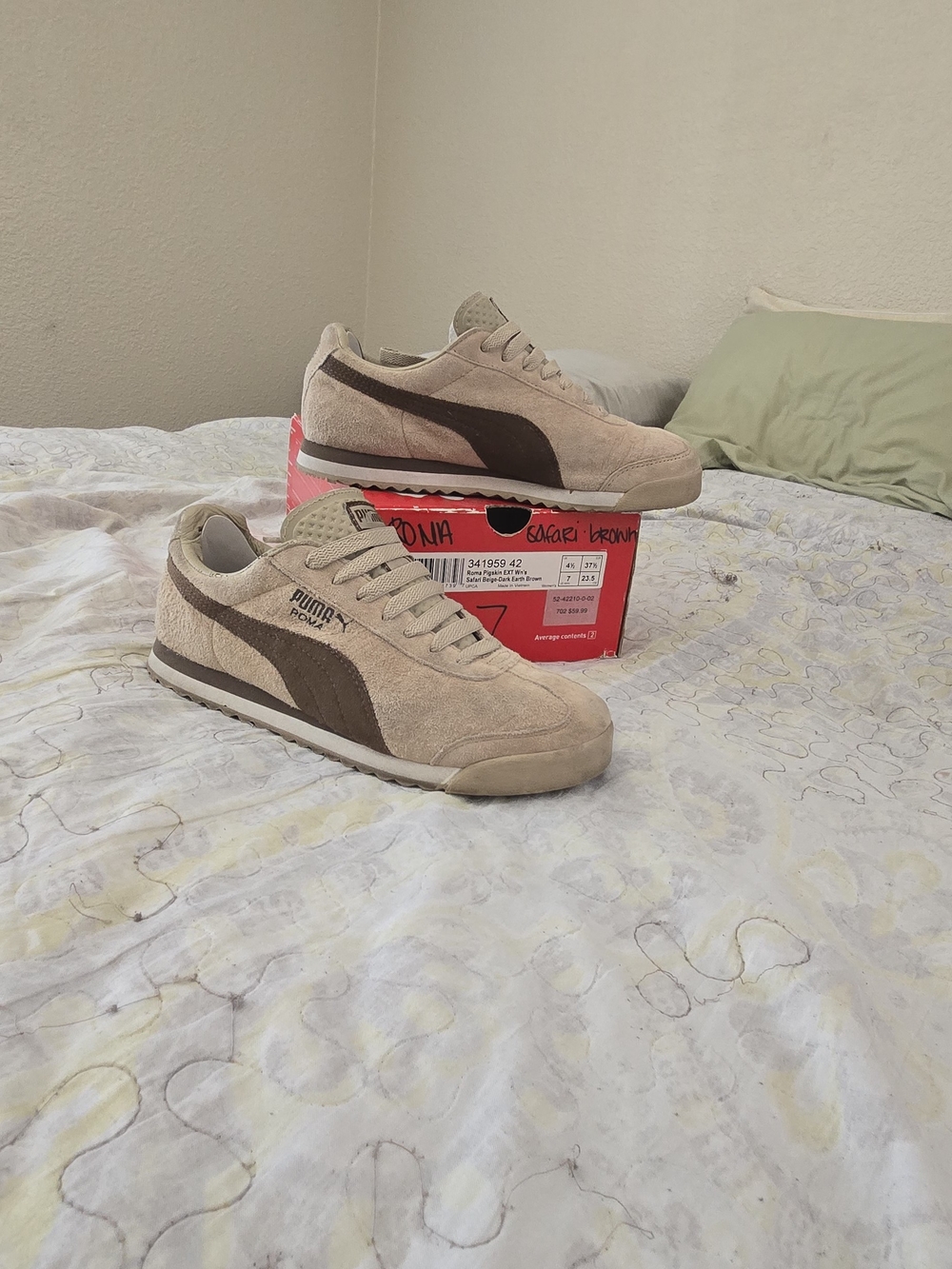 Puma Women's Suede Low-Top Roma Sneakers in Beige with Dark Brown Accent